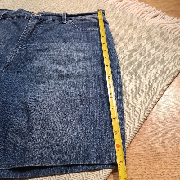 Gloria Vanderbilt Casual All Around Slimming Effect Cotton Jeans Short size 10 - Picture 13 of 14